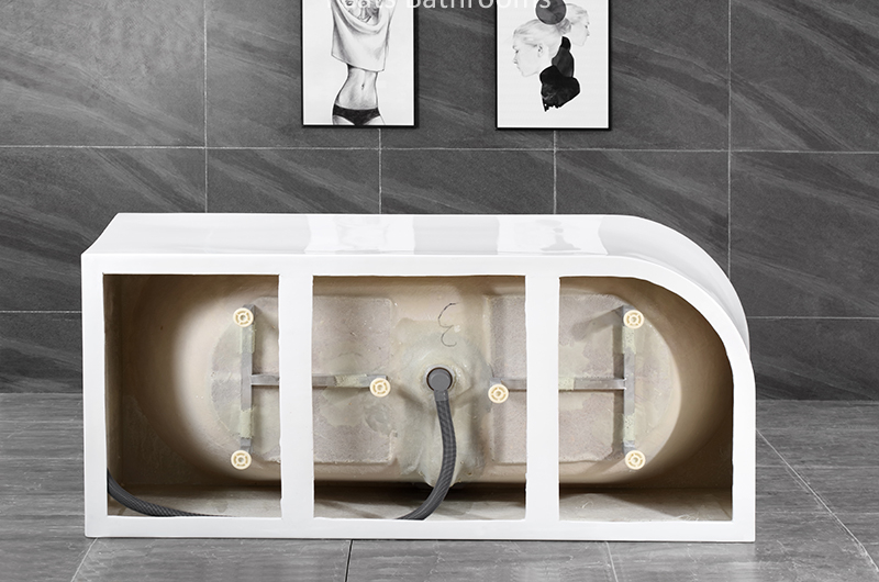 Thin Rim Wall Against Bathtubs Modern Corner Shower Bathtub (#S075LH)